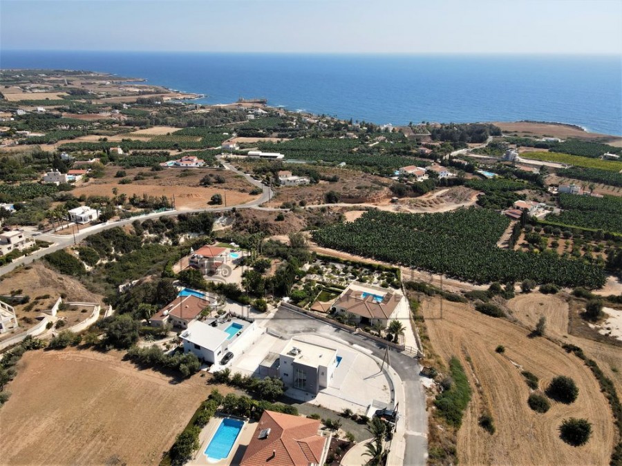 Detached Villa For Sale in Sea Caves, Paphos BC72727