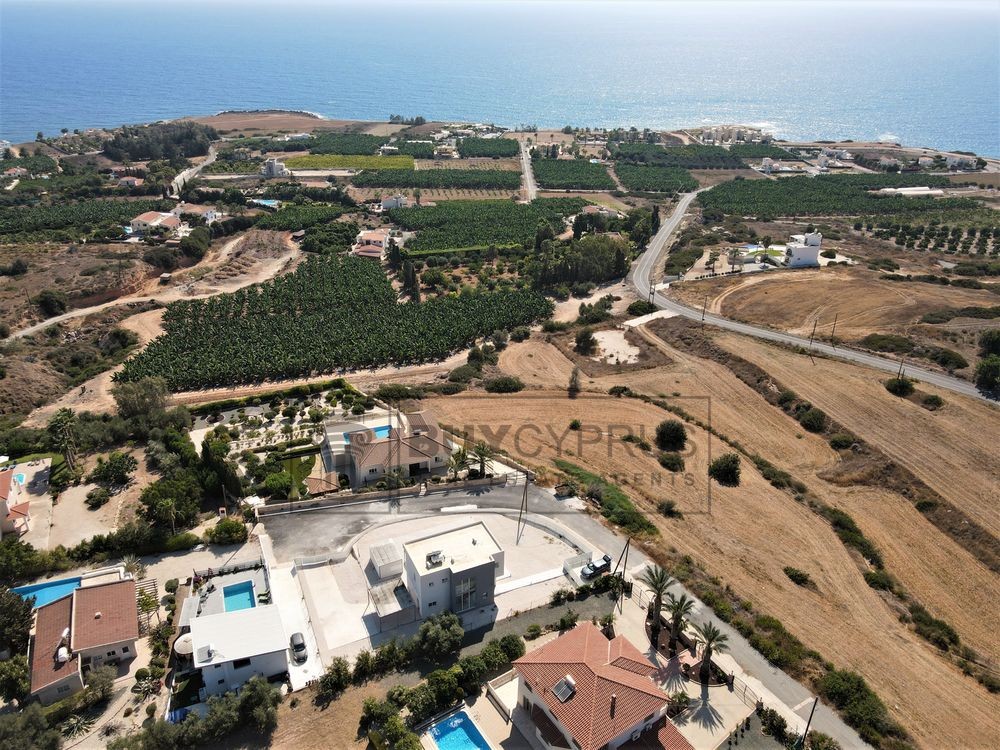 Detached Villa For Sale in Sea Caves, Paphos BC72727